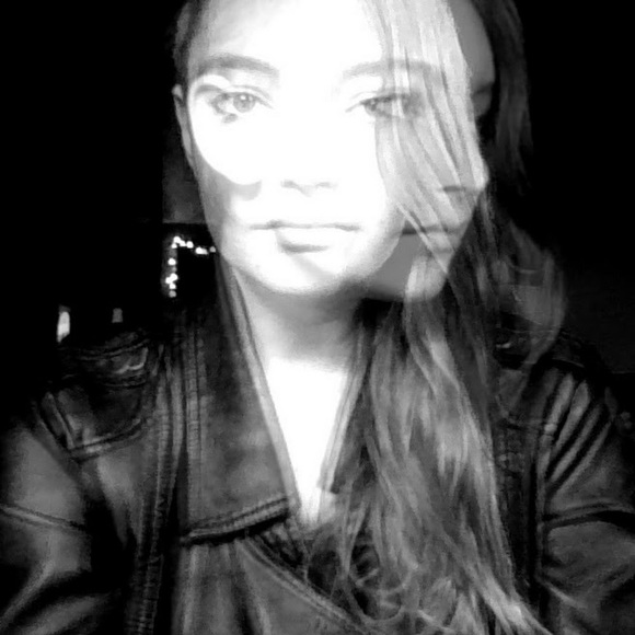 Meet your Posher, Elisabeth - Picture 1 of 1